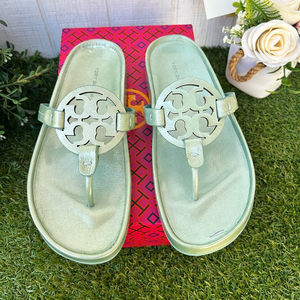 TORY BURCH MILLER CLOUD
METALLIC LEATHER
AUDREY BLUE 400
SIZE US 8 NEW